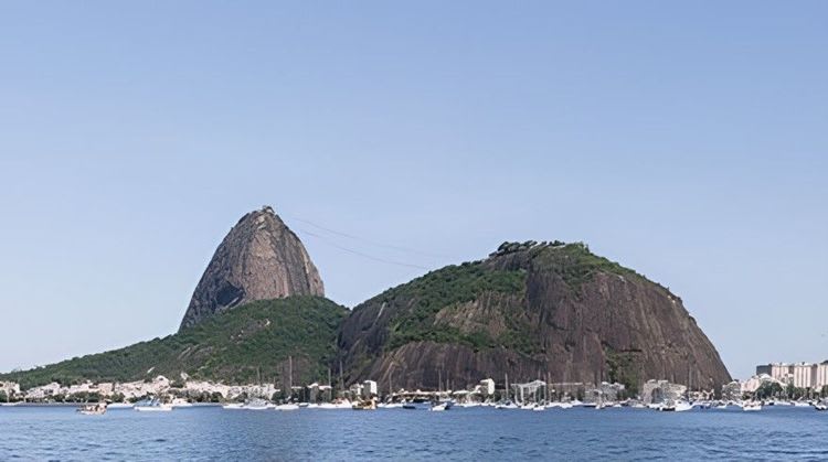 Pan de Azúcar que termina en el aeropuerto