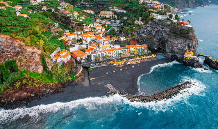 Zest of the West – Cane, Cliffs & Coastlines