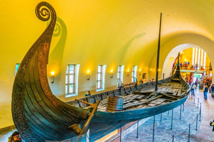 Hadeland Glass Works & Viking Ships