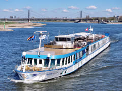 VIVA RUBY: Schiff Aussenansicht