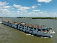 Swiss Splendor: Außenansicht