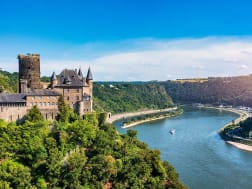 Entdecke Burg Katz im Abendlicht
