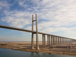 Spektakul&auml;rer Br&uuml;ckenblick &ndash; ein technisches Highlight jeder Suez-Kanal-Kreuzfahrt