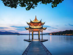 Lassen Sie den Tag stimmungsvoll ausklingen &ndash; mit Blick auf fern&ouml;stliche Eleganz!