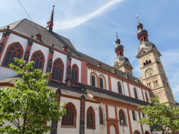 Koblenz, Deutschland &ndash; Liebfrauenkirche mit barocken Zwiebelt&uuml;rmen in der Altstadt