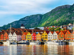 Bergen, Norwegen &ndash; farbenpr&auml;chtige Hanseath&auml;user am Bryggen