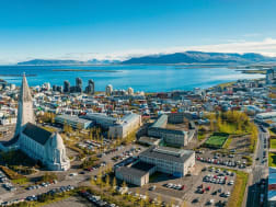 Reykjav&iacute;k, Island &ndash; Panorama mit Kirche und Altstadt