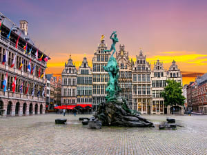 Auf Kreuzfahrt prachtvolle Pl&auml;tze und eindrucksvolle Architektur bestaunen