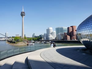 D&uuml;sseldorf, Deutschland &ndash; Medienhafen mit Skyline-Flair f&uuml;r Ihre Rhein-Kreuzfahrt