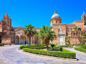 Palermo, Italien &ndash; Historische Fassade der normannischen Kathedrale