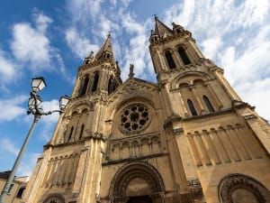 Cherbourg, Frankreich &ndash; Doppelt&uuml;rme und Rosette der &Eacute;glise Notre-Dame