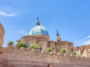 Ancona, Italien &ndash; Majest&auml;tische Kuppel der Basilika della Santa Casa