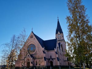 Kemi, Finnland &ndash; neugotische Kirche mit spitzem Turm