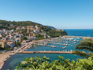 Agropoli, Italia &ndash; Puerto deportivo en la costa