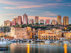 Porto Empedocle, Italia &ndash; Ciudad portuaria de Sicilia al atardecer