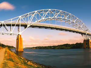 Canal de Cape Cod, EUA &ndash; Grande ponte em arco sobre o canal