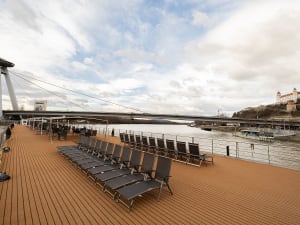 DCS Amethyst 1: Weitl&auml;ufiges Sonnendeck