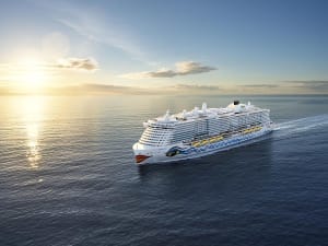 AIDAcosma: Aussenansicht bei Sonnenuntergang