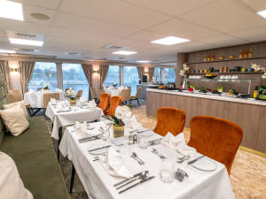 DCS Amethyst 1: Panoramarestaurant