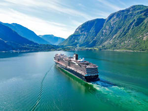 Rotterdam: Heckansicht Schiff