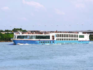 Johann Strauss: Aussenansicht