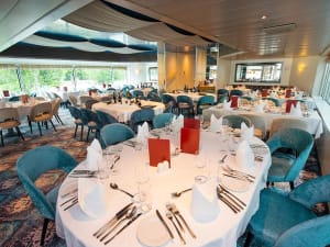 Johann Strauss: Lichtdurchflutetes Restaurant