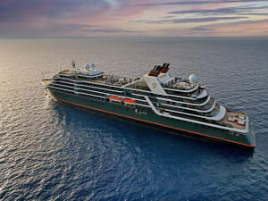 Seabourn Venture: Seitenansicht