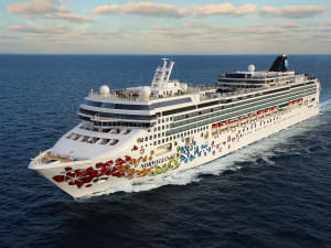 Norwegian Gem: Seitliche Ansicht