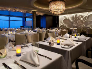 Celebrity Silhouette: Restaurant "Blu" auf Deck 5