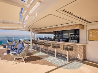 Mein Schiff Relax: Pool Bar