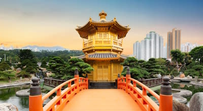 Chi Lin Nunnery of Nan Lian Garden situated at Diamond hill, Hong Kong, China during sunset-400x220