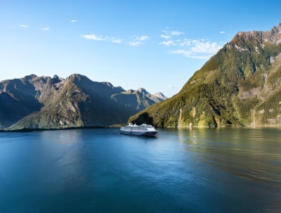 Cruceros con gu&iacute;a acompa&ntilde;ante en espa&ntilde;ol 2026/2027