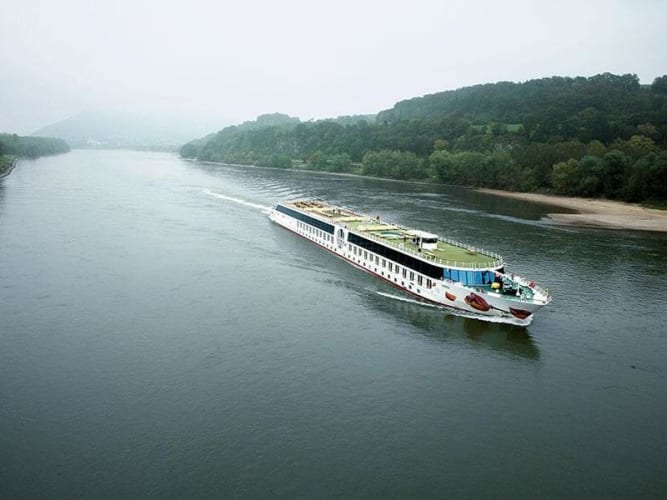 Donau Cruisereizen - cruise aan boord van de A-ROSA RIVA , van ...