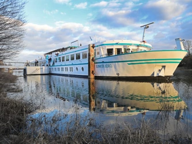 Ostseeküste Kreuzfahrten mit der Junker Jörg der Reederei Luther Travel Cruises ab dem Hafen ...