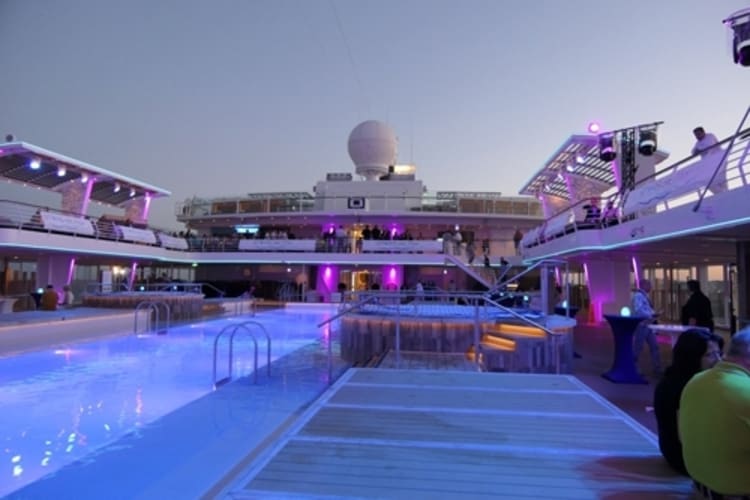 Pooldeck