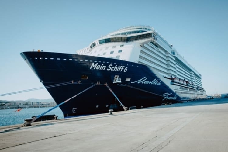 Mein Schiff 6 von au&szlig;en