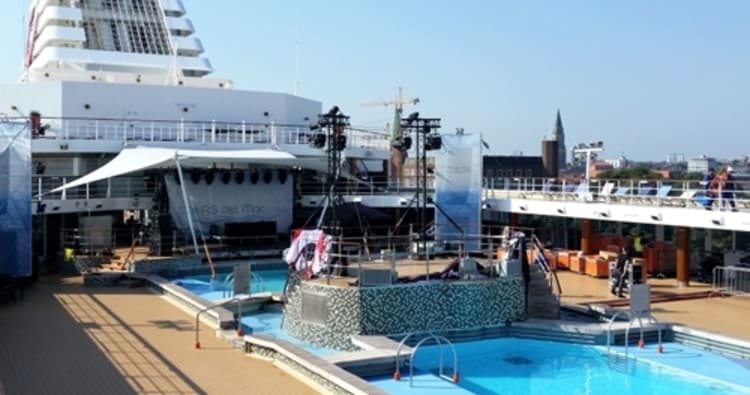 Pooldeck