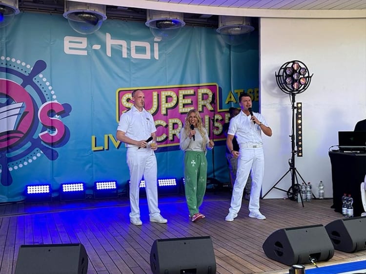 90s Super Cruise 2023 Moderation