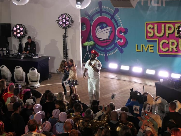90s Super Cruise 2023 gro&szlig;er Auftritt