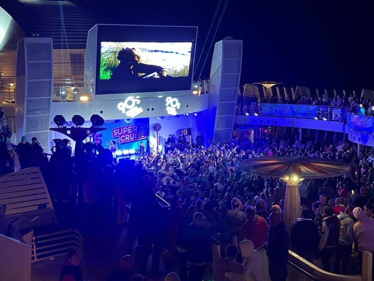 90s Super Cruise 2023 gro&szlig;er Auftritt
