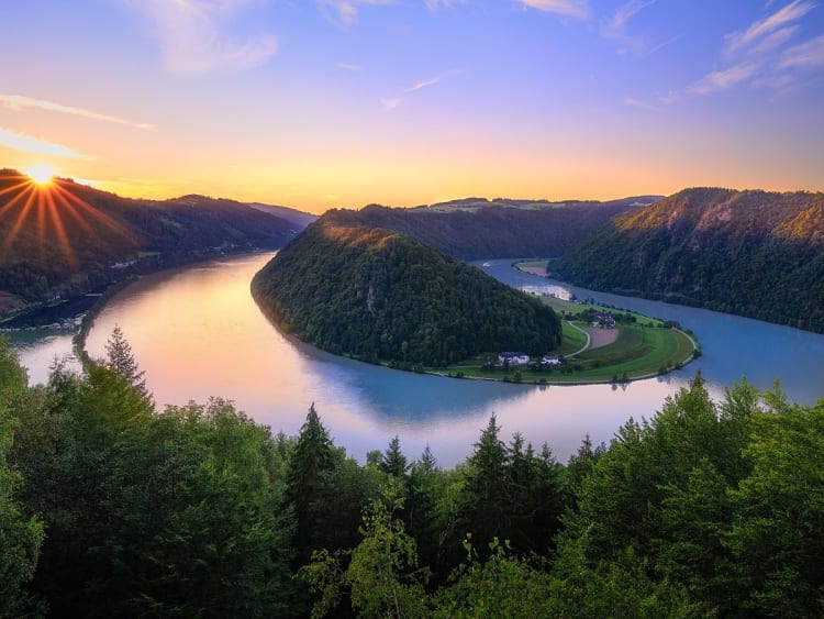 Terminez la journ&eacute;e avec style &ndash; r&eacute;servez votre voyage sur le Danube au cr&eacute;puscule