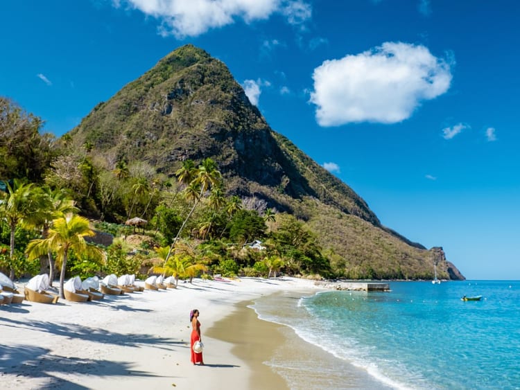 Karibikidylle mit Bergkulisse &ndash; buchen Sie jetzt Ihre Auszeit im Paradies!
