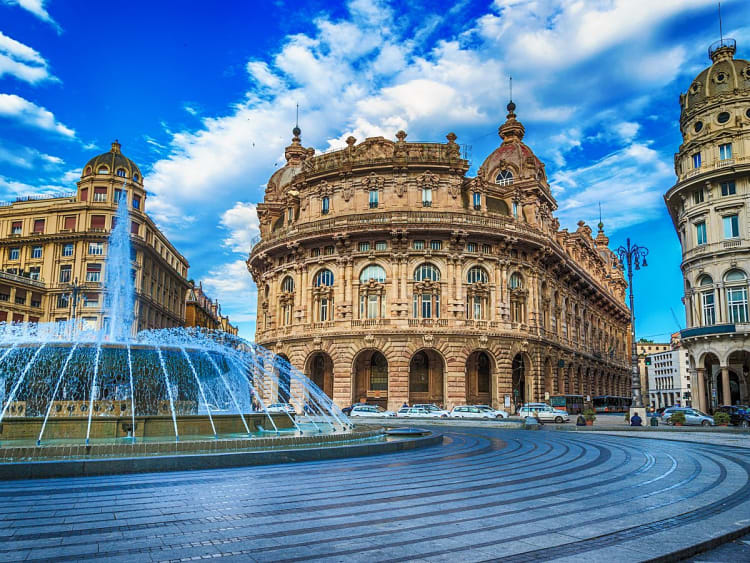 Genua, Italien &ndash; Architektonische Vielfalt rund um die Piazza De Ferrari