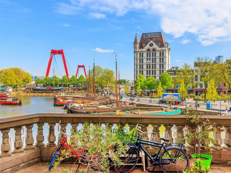 Rotterdam, Niederlande &ndash; traumhafte Aussicht auf den alten Hafen