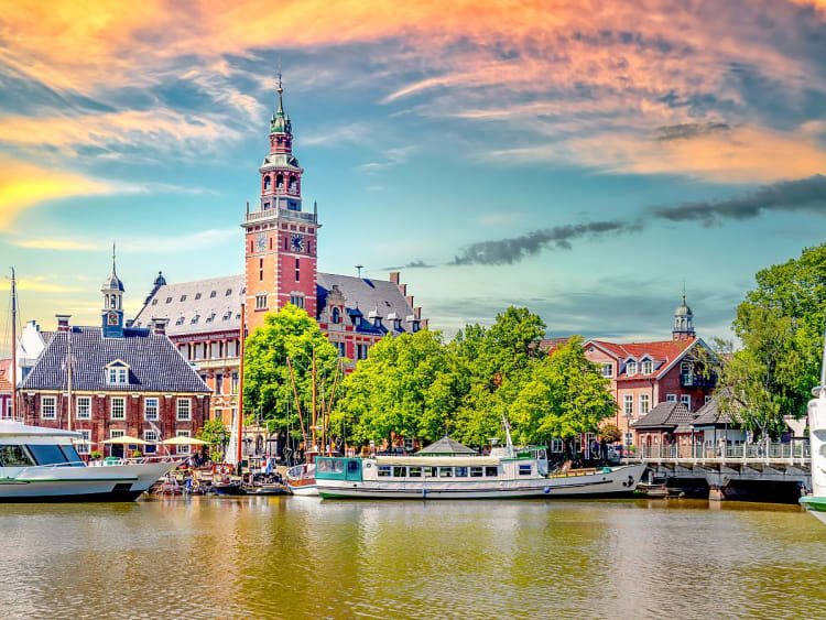 Leer, Deutschland &ndash; Altstadt mit historischen Geb&auml;uden