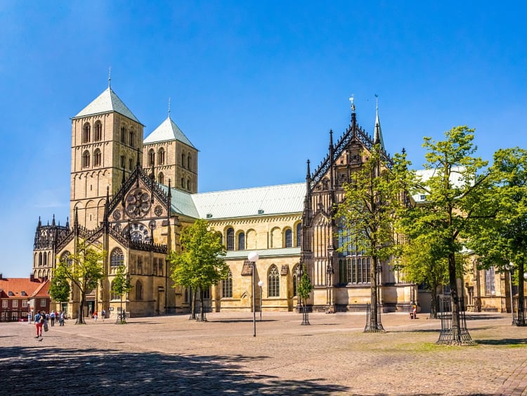 M&uuml;nster, Deutschland &ndash; St.-Paulus-Dom als Wahrzeichen mit markanter Architektur