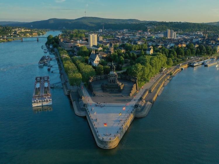 Koblenz, Deutschland &ndash; Deutsches Eck mit Kaiser-Wilhelm-Denkmal