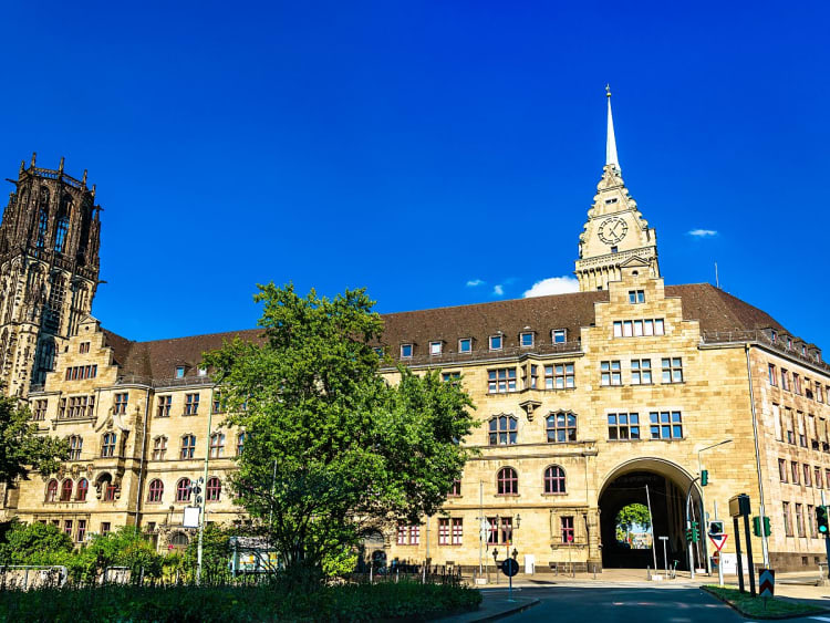 Duisburg, Deutschland &ndash; Rathaus mit Renaissancefassade