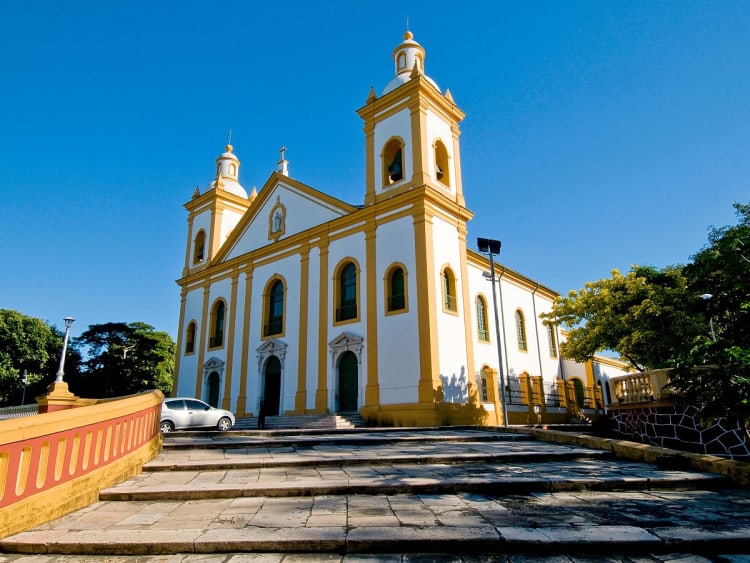 Manaus, Brasilien &ndash; Die Igreja Matriz mit symmetrischen T&uuml;rmen