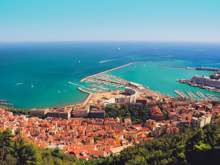 Salerno, Italien &ndash; Blick auf den Hafen Cagliari